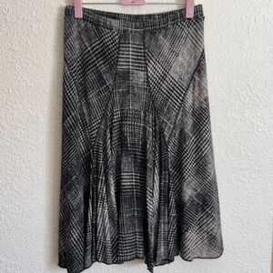 Chic Black and White Patterned Midi Skirt